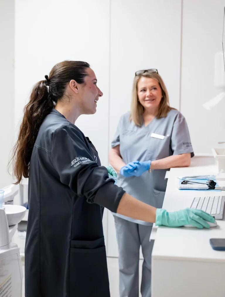 Slide_A-Clinica_Dental_Jesus_Mora