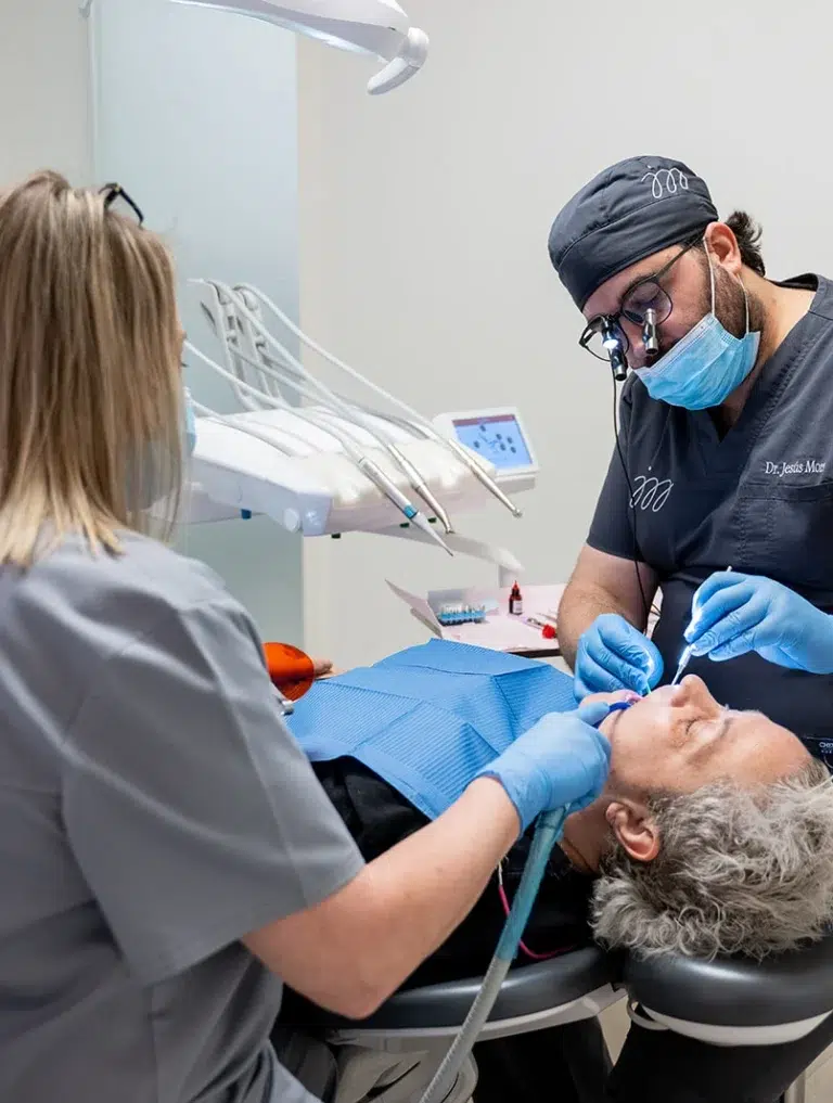 Slide_C-Clinica_Dental_Jesus_Mora